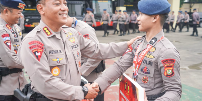 Sosok Dansat Brimob Polda Metro Jaya Kombes Henik Maryanto. [Dok. Polisi]